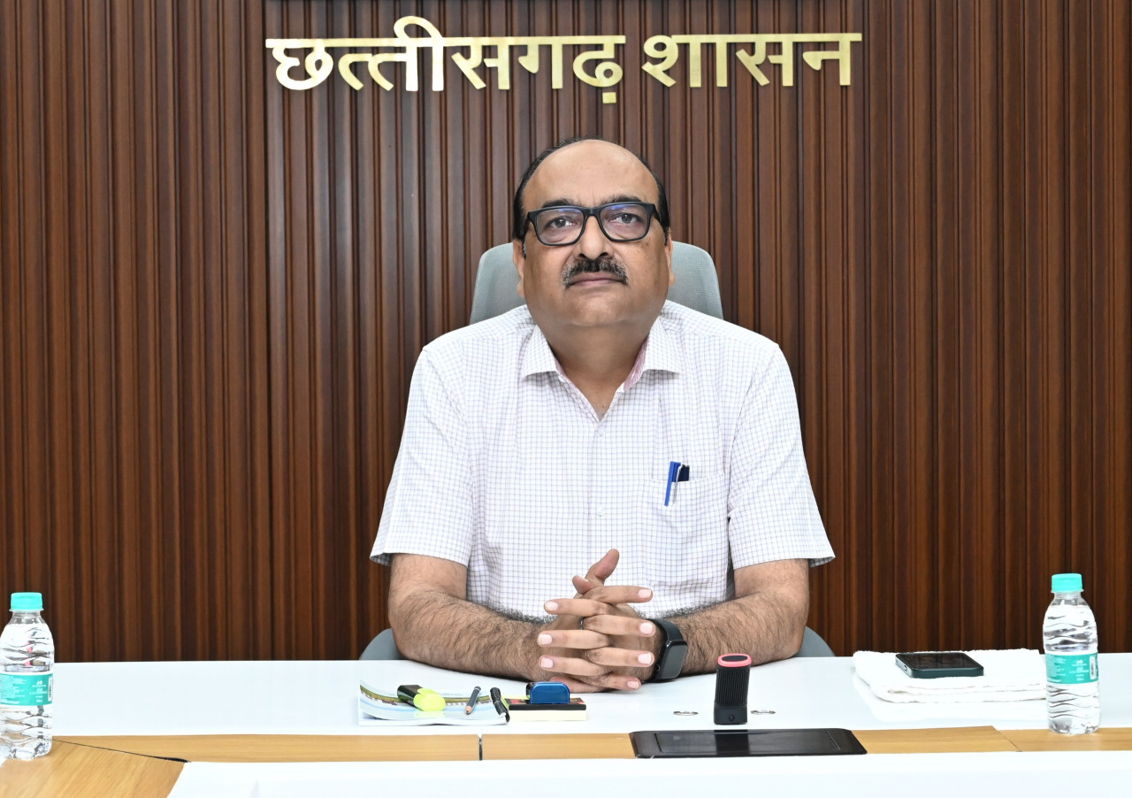 छत्तीसगढ़ में श्रम संहिता लागू करने की तैयारी तेज, मुख्य सचिव विकासशील ने जल्द अधिसूचना जारी करने के दिए निर्देश…..