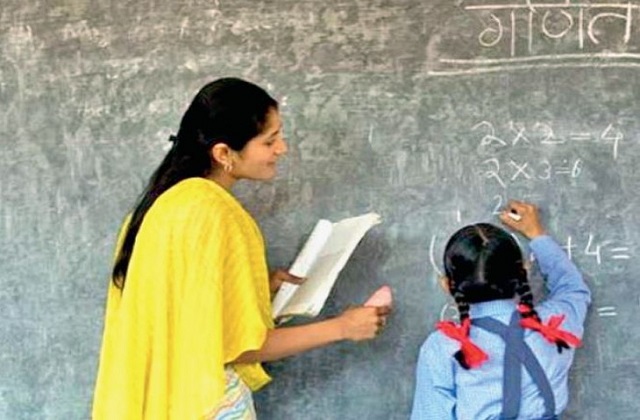अकादमिक सशक्तिकरण, रोजगार सृजन और कर्मचारी हितों के साथ आगे बढ़ता छत्तीसगढ़, ​362 सहायक प्राध्यापक बने प्रोफेसर, 152 प्रोफ़ेसर हुए प्राचार्य पदोन्नति, शैक्षणिक नेतृत्व को मिली नई मजबूती…..