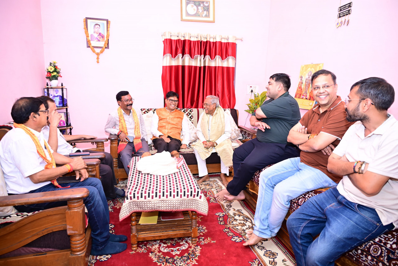 सेवा, सुशासन और जनकल्याण के 12 वर्ष पूर्ण होने पर विशेष जनसंपर्क अभियान के तहत वित्त मंत्री ओ.पी. चौधरी ने प्रबुद्ध नागरिकों से किया संवाद….