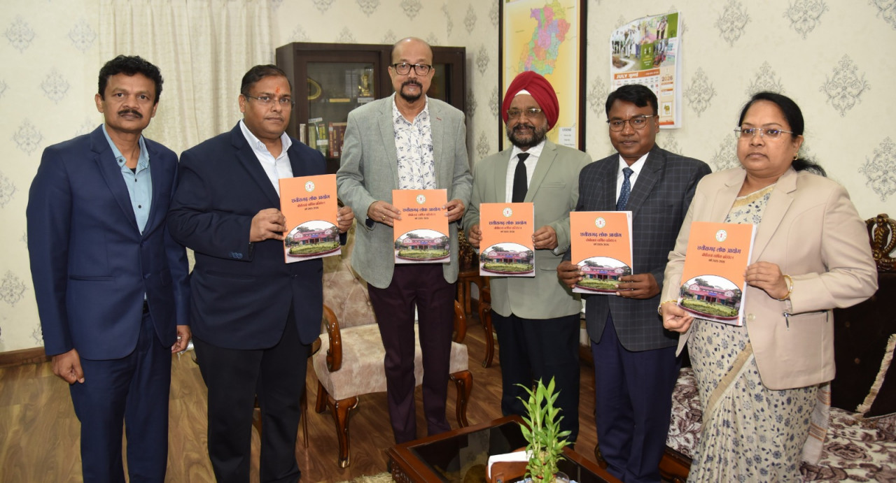 राज्यपाल रमेन डेका को प्रमुख लोकायुक्त उबोवेजा ने आयोग का वार्षिक प्रतिवेदन सौंपा… राज्यपाल रमेन डेका को प्रमुख लोकायुक्त उबोवेजा ने आयोग का वार्षिक प्रतिवेदन सौंपा…