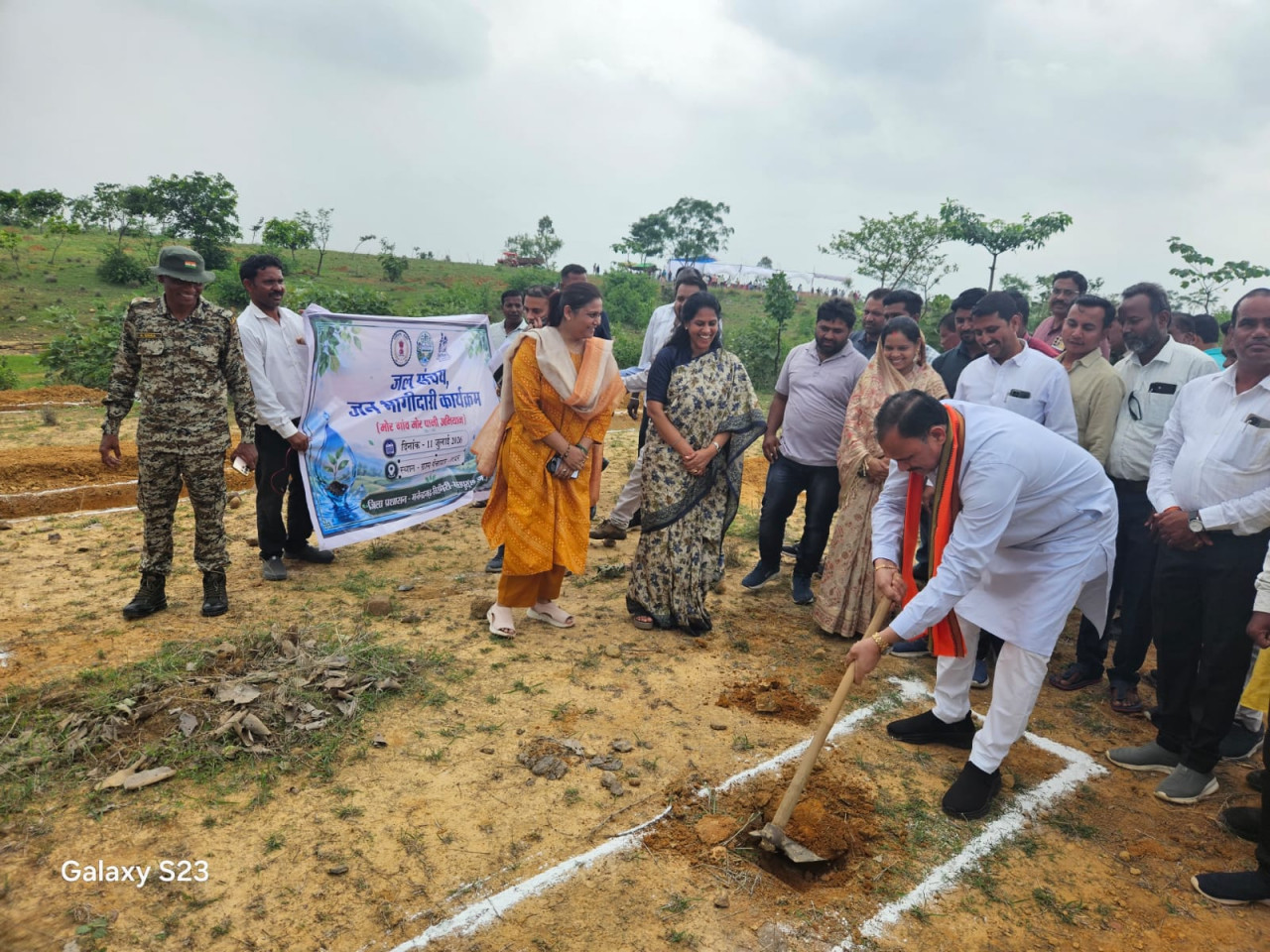 मुख्यमंत्री विष्णु देव साय के नेतृत्व में प्रदेशभर में जल संरक्षण बना जनआंदोलन, एमसीबी जिले में मंत्री श्याम बिहारी जायसवाल ने ‘मोर गांव-मोर पानी’ अभियान एवं ‘एक पेड़ मां के नाम’ कार्यक्रम का किया शुभारंभ…..