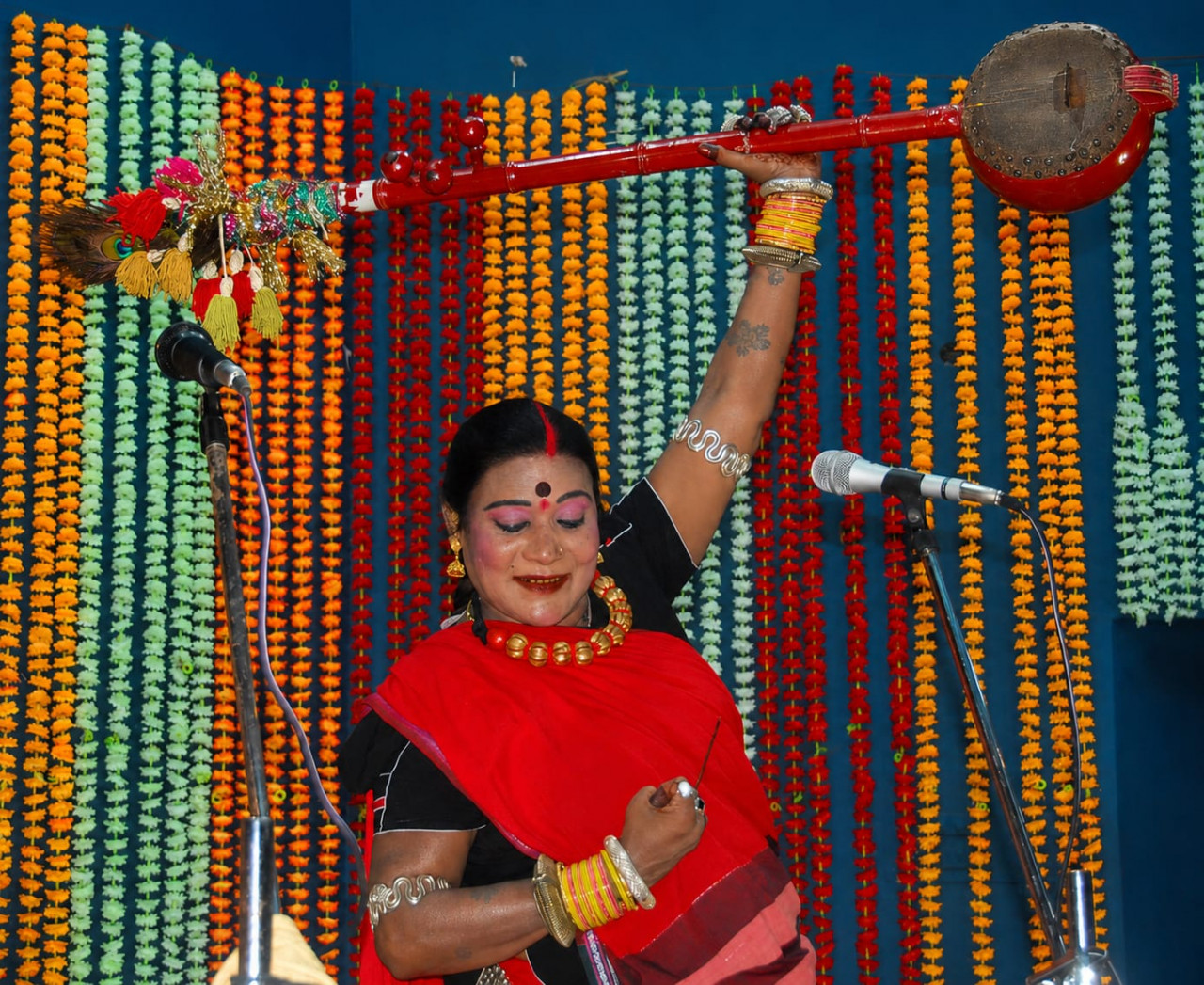 लोककला की अमर स्वर-सरिता को राजकीय सम्मानः पद्म विभूषण तीजन बाई को अश्रुपूरित विदाई…..