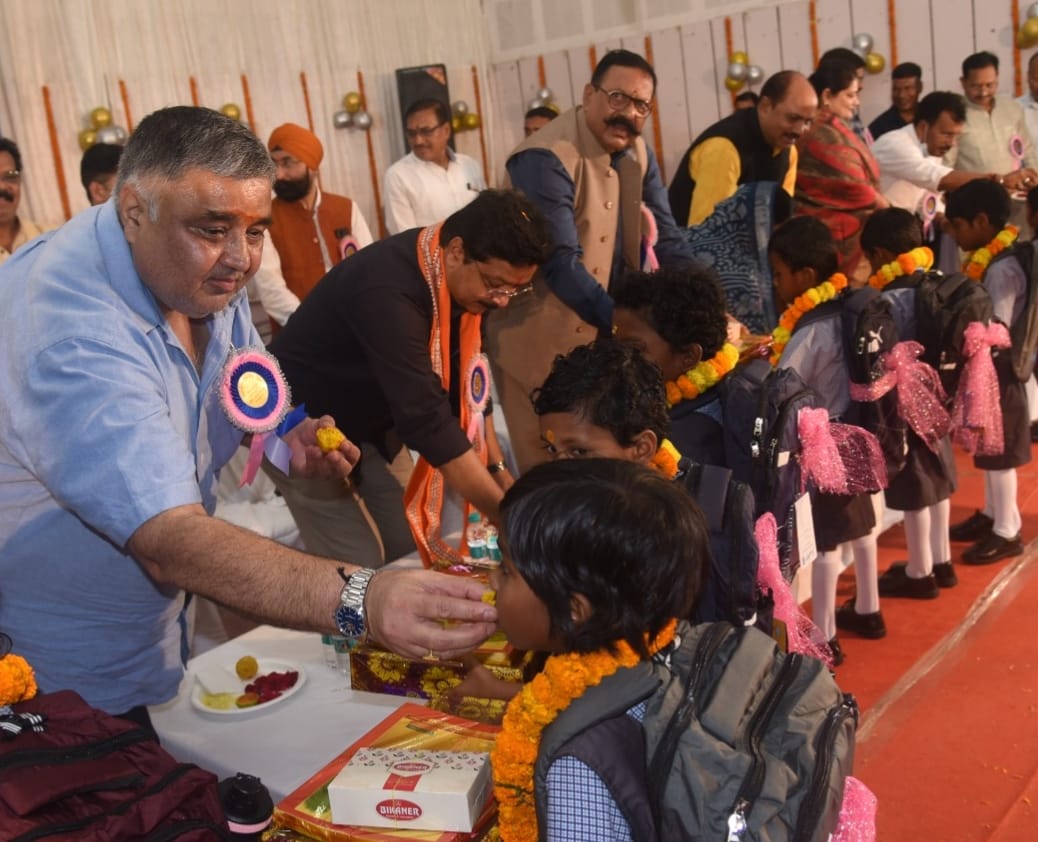 ’शिक्षा ही सफलता का मूल मंत्र है, कोई भी बच्चा शिक्षा से वंचित न रहे : पर्यटन मंत्री राजेश अग्रवाल’…. ’शिक्षा ही सफलता का मूल मंत्र है, कोई भी बच्चा शिक्षा से वंचित न रहे : पर्यटन मंत्री राजेश अग्रवाल’….