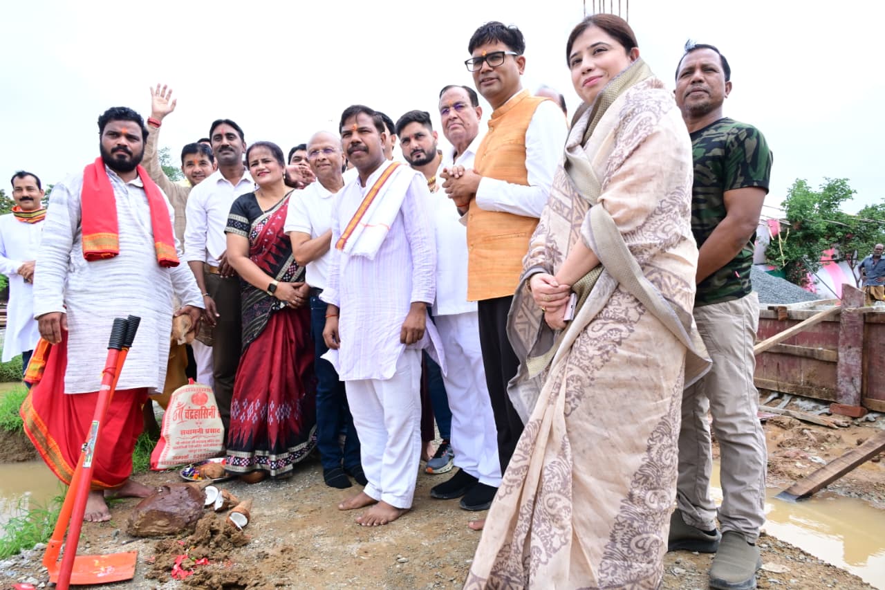 माँ चन्द्रहासिनी आरोग्य धाम बनेगा जनसेवा का नया केंद्र : वित्त मंत्री ओपी चौधरी…..