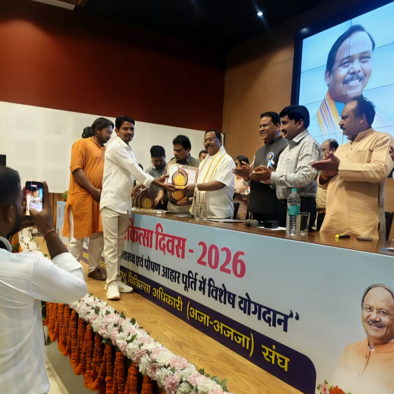 सरकारी योजना से बदली जिंदगीः मड़कम देवा ने झींगा पालन से लिखी सफलता की नई कहानी,एक साल में 5 लाख रूपए की कमाई, दूर-दूर से खरीदने पहुंच रहे ग्राहक……