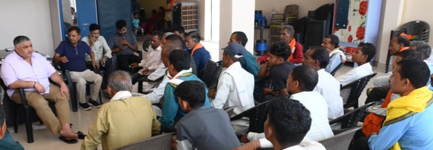 जनदर्शन में मंत्री राजेश अग्रवाल ने सुनीं ग्रामीणों की समस्याएं, त्वरित समाधान के दिए निर्देश