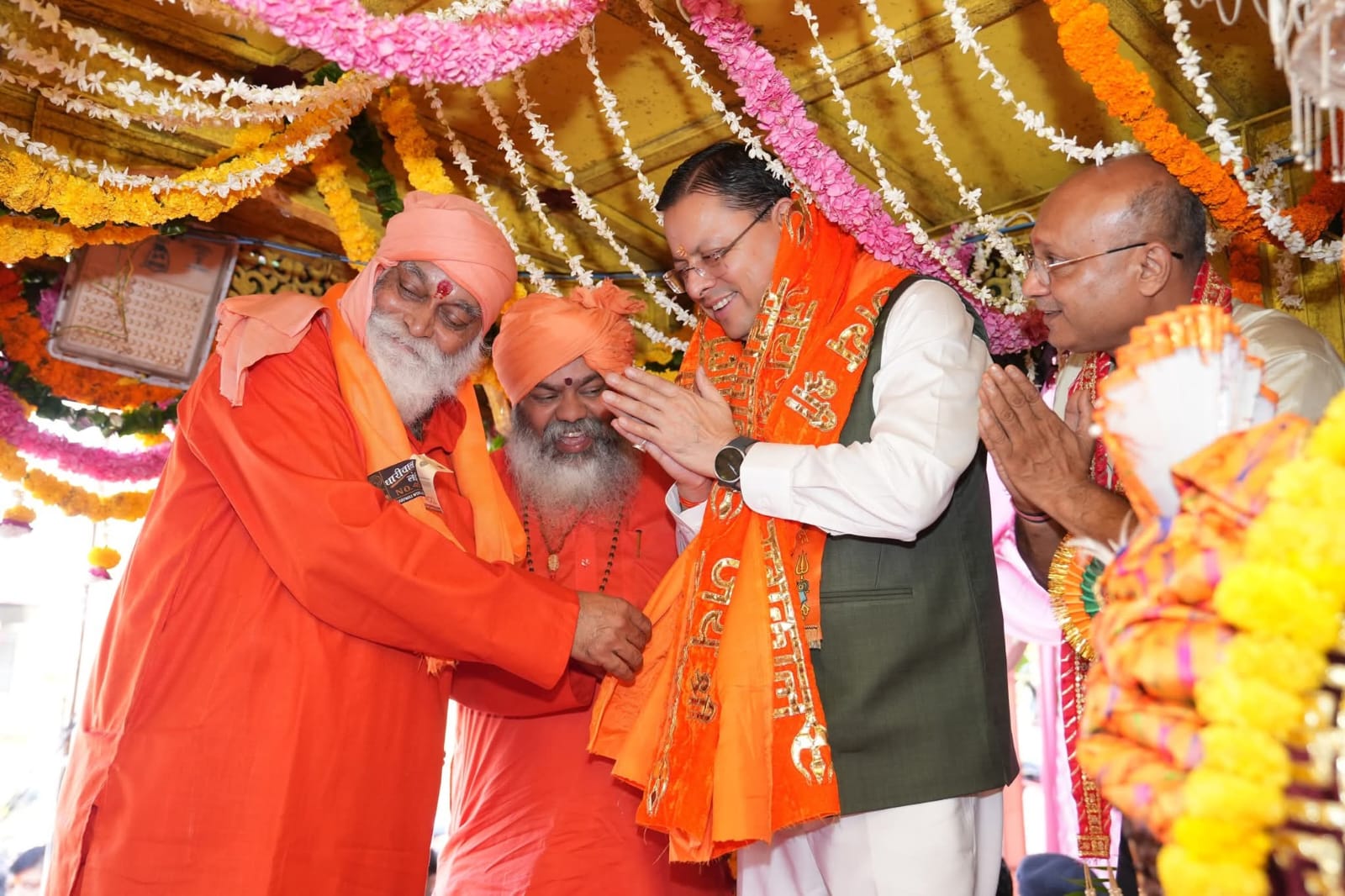 देहरादून में निकली टपकेश्वर महादेव की भव्य शोभायात्रा, सीएम धामी भी हुए शामिल।