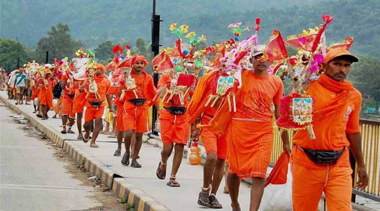 कांवड़ यात्रा में श्रद्धालुओं पर बरसे फूल, सीएम धामी ने हरिद्वार में किया स्वागत