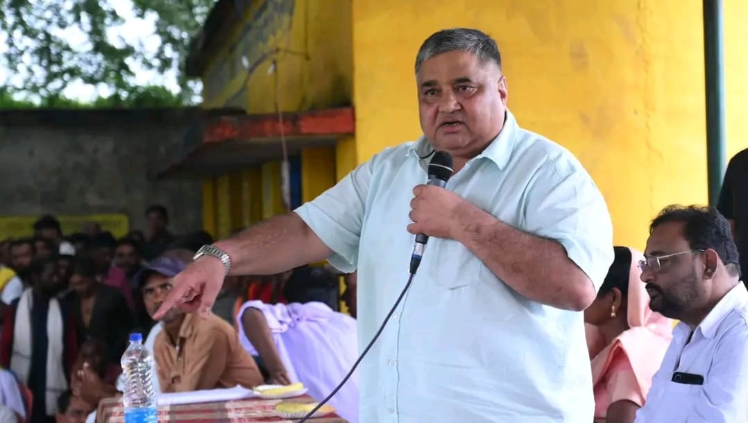ग्रामीणों की समस्याओं के त्वरित निराकरण के लिए मंत्री राजेश अग्रवाल ने दिए अधिकारियों को निर्देश…..