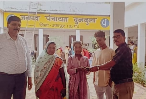 मुख्यमंत्री कैंप कार्यालय बगिया बना दिव्यांगजनों के लिए उम्मीद और सहारे का केंद्र,श्रवण बाधित छात्रा को मिला श्रवण यंत्र, अब पढ़ाई में नहीं होगी कोई बाधा