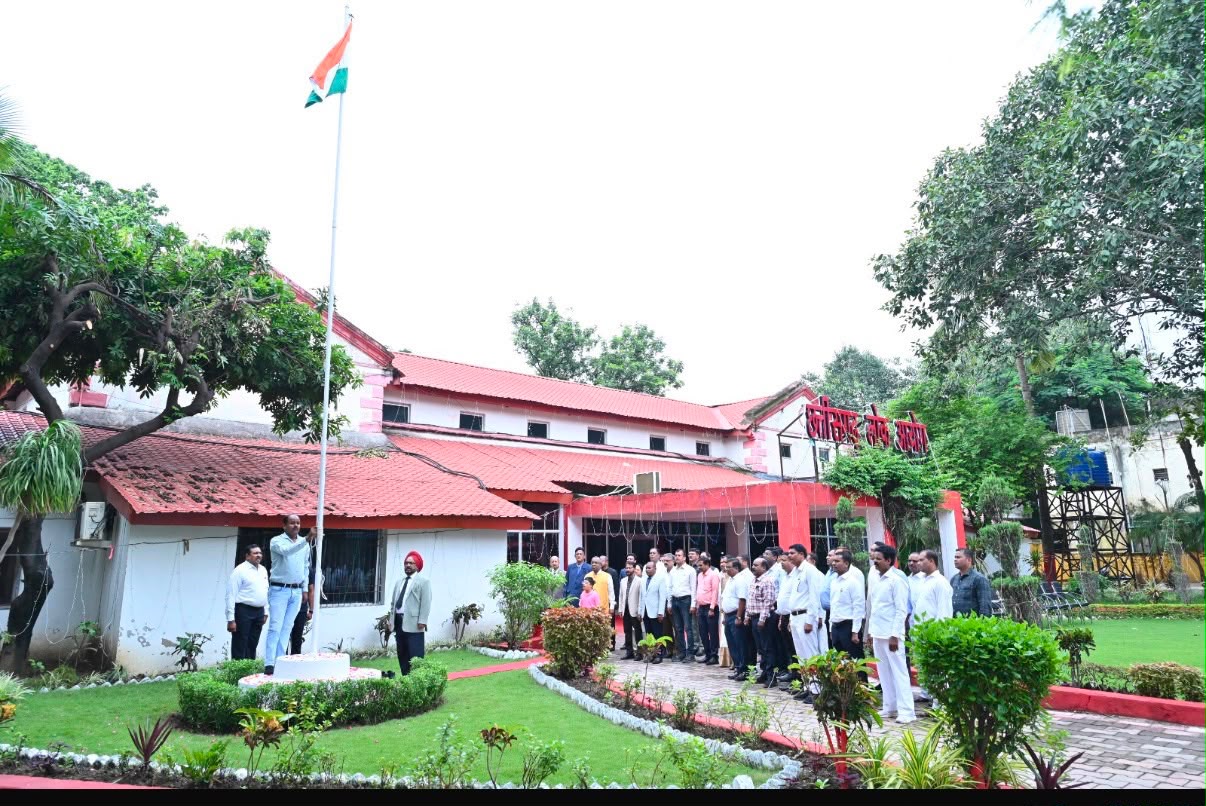 छत्तीसगढ़ लोक आयोग में गरिमामय ढंग से मनाया गया स्वतंत्रता दिवस, न्यायमूर्ति आई.एस. उबोवेजा ने किया ध्वजारोहण….