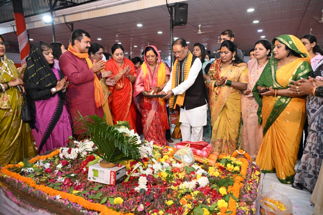 मुख्यमंत्री विष्णुदेव साय ने पवित्र श्रावण मास में अपने निवास में किया रुद्राभिषेक, भगवान शिव से प्रदेशवासियों की सुख-समृद्धि और खुशहाली की मंगल कामना….
