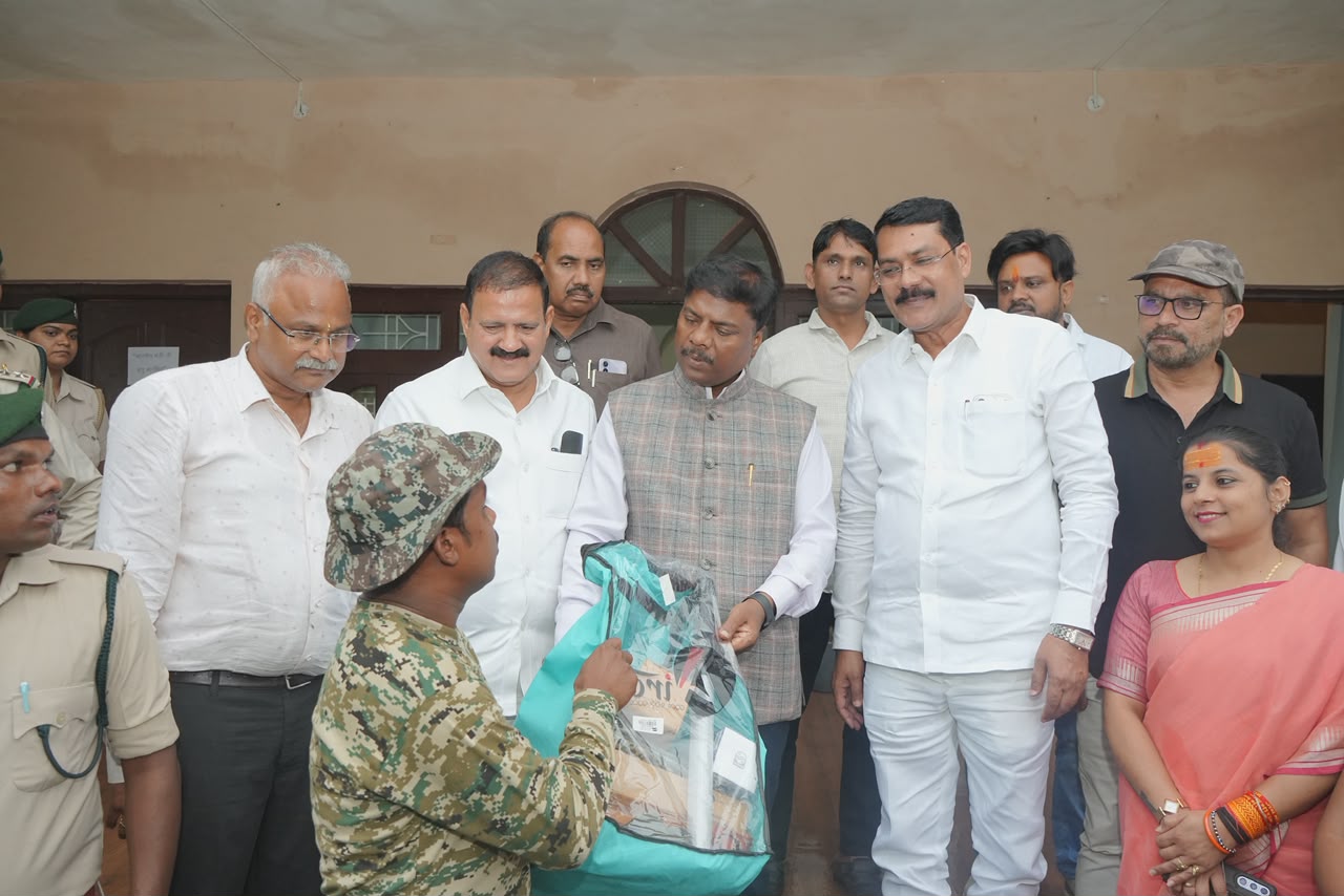 मानव-हाथी द्वंद्व कम करने में हाथी मित्र दल की भूमिका महत्वपूर्ण- वन मंत्री केदार कश्यप….