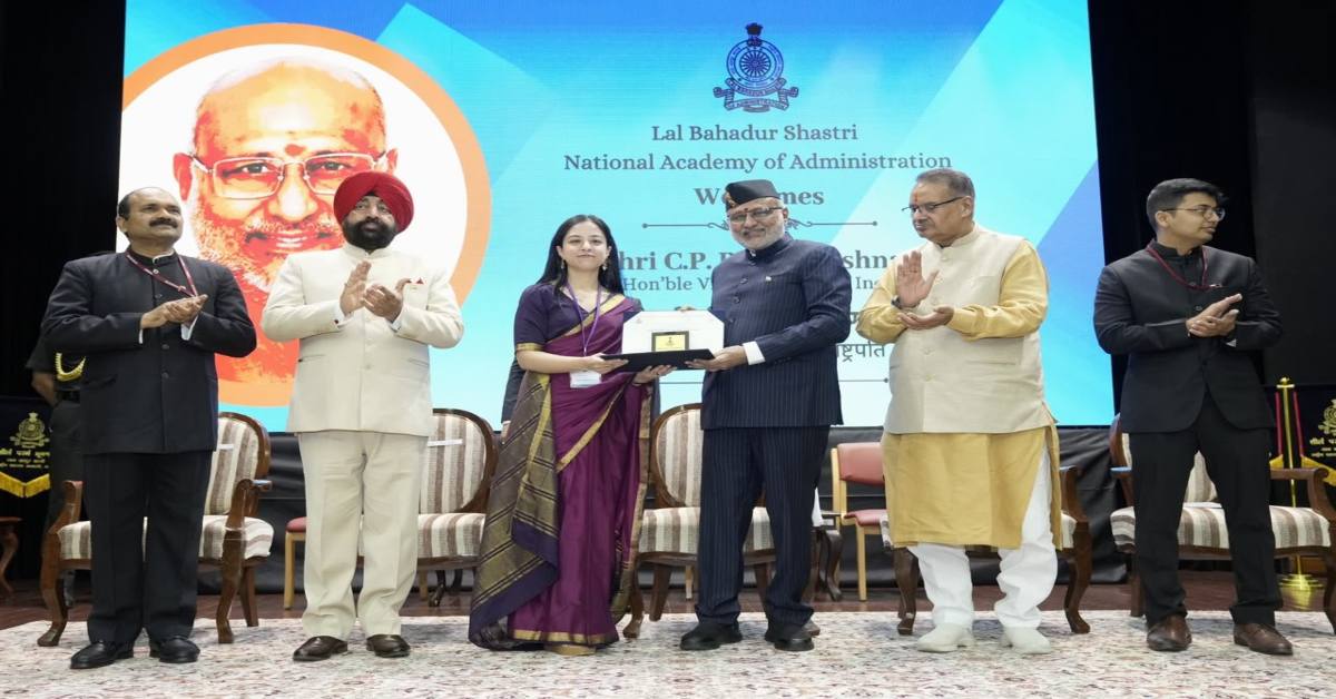 Uttarakhand News: LBSNAA में IAS ट्रेनिंग पूरी, उपराष्ट्रपति ने कहा- विकास का लाभ अंतिम व्यक्ति तक पहुंचाना प्रशासन की जिम्मेदारी…..