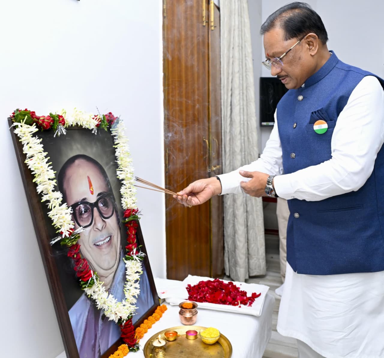 मुख्यमंत्री विष्णु देव साय ने स्वर्गीय कुशाभाऊ ठाकरे की जयंती पर उन्हें किया नमन…..