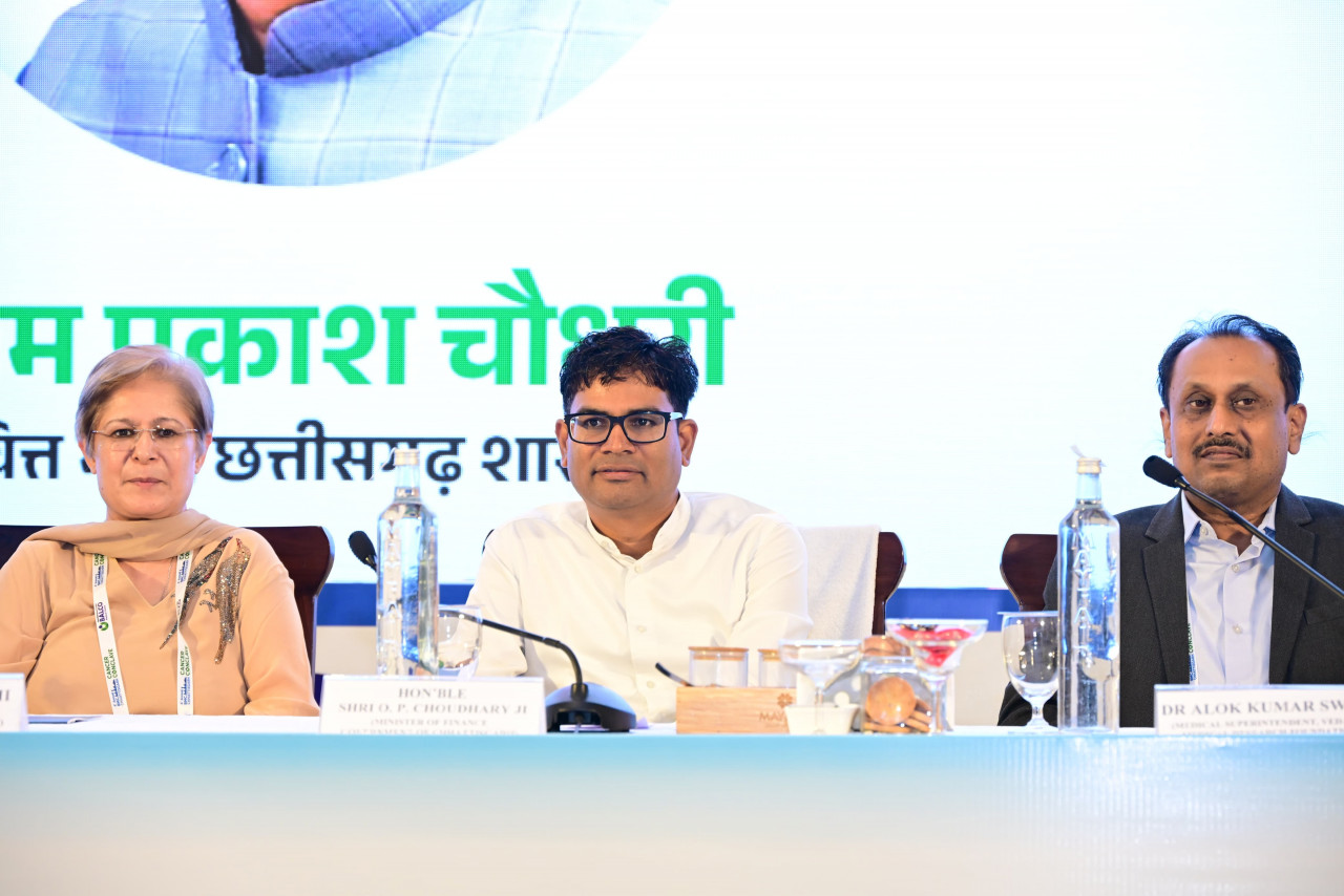 कैंसर केयर को मजबूत करने के साथ स्वस्थ मानव संसाधन तैयार करना जरूरी: वित्त मंत्री ओ.पी. चौधरी…..