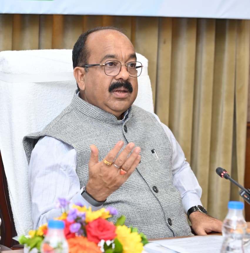 सुबह शहर में निकलें अधिकारी, जमीनी हकीकत देखें और काम कराएं : मंत्री अरुण साव…..