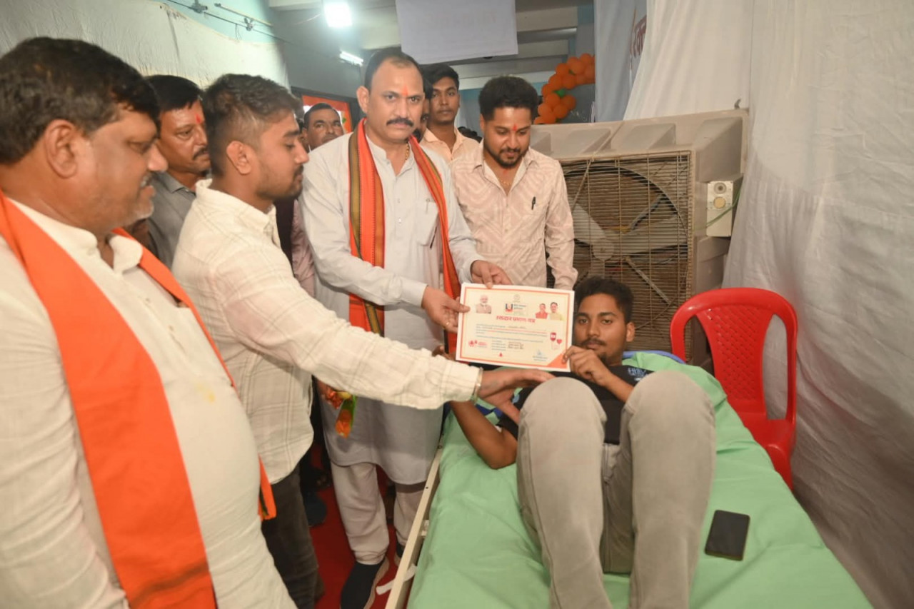 एक छत के नीचे जुटे विशेषज्ञ डॉक्टर, 10 हजार लोगों के स्वास्थ्य परीक्षण का लक्ष्य, स्वास्थ्य मंत्री श्याम बिहारी जायसवाल ने किया सेवा संकल्प अभियान के मेगा हेल्थ कैंप का शुभारंभ…..