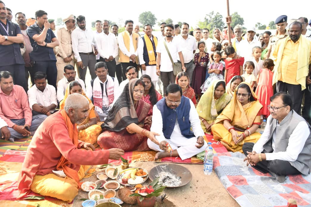 महाअष्टमी पर चलगली क्षेत्र को मंत्री रामविचार नेताम का बड़ी सौगात मोरन नदी पर 5.91 करोड़ की लागत से बनेगा उच्चस्तरीय पुल…..