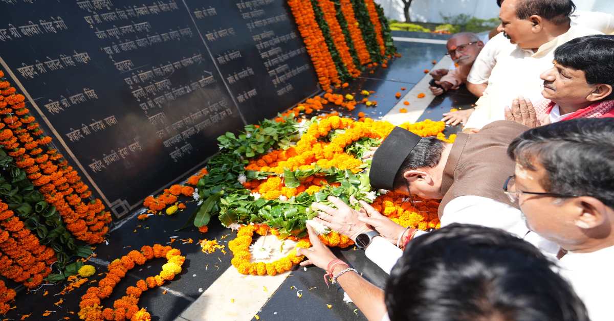 Uttarakhand News: शहीदों की यादें रहेंगी चिरस्थायी, आंदोलनकारी बलिदानियों की पैतृक गांवों में लगेंगी प्रतिमाएं: CM धामी ने की कई बड़ी घोषणाएं……