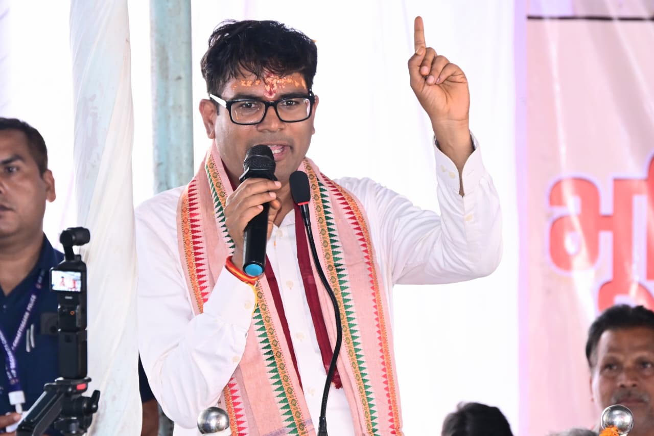 रायगढ़ में ग्रामीण विकास को नई गति, वित्त मंत्री ओ.पी. चौधरी ने ग्राम केसाईपाली में किया विकास कार्यों का लोकार्पण एवं भूमिपूजन…..