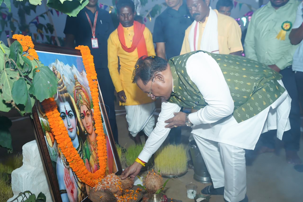 आदिवासी समाज का इतिहास गौरवशाली, हमारी संस्कृति और प्रकृति संरक्षण की परंपरा पूरे देश के लिए प्रेरणा : मुख्यमंत्री विष्णु देव साय…..